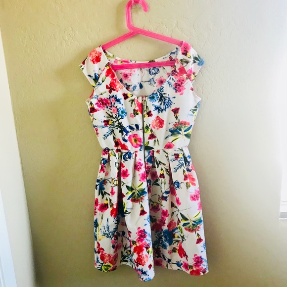 One Clothing floral dress - Picture 2 of 2
